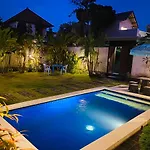 Villa Pintu Biru